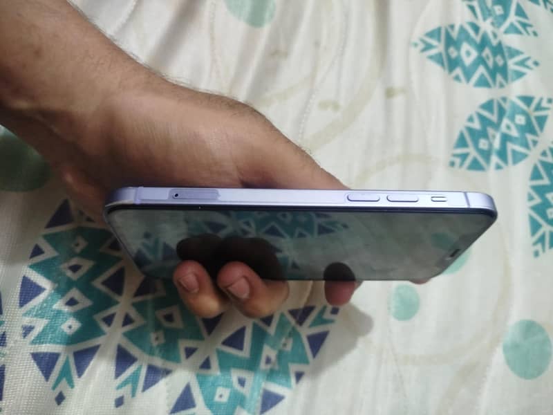 Apple iPhone 12 4