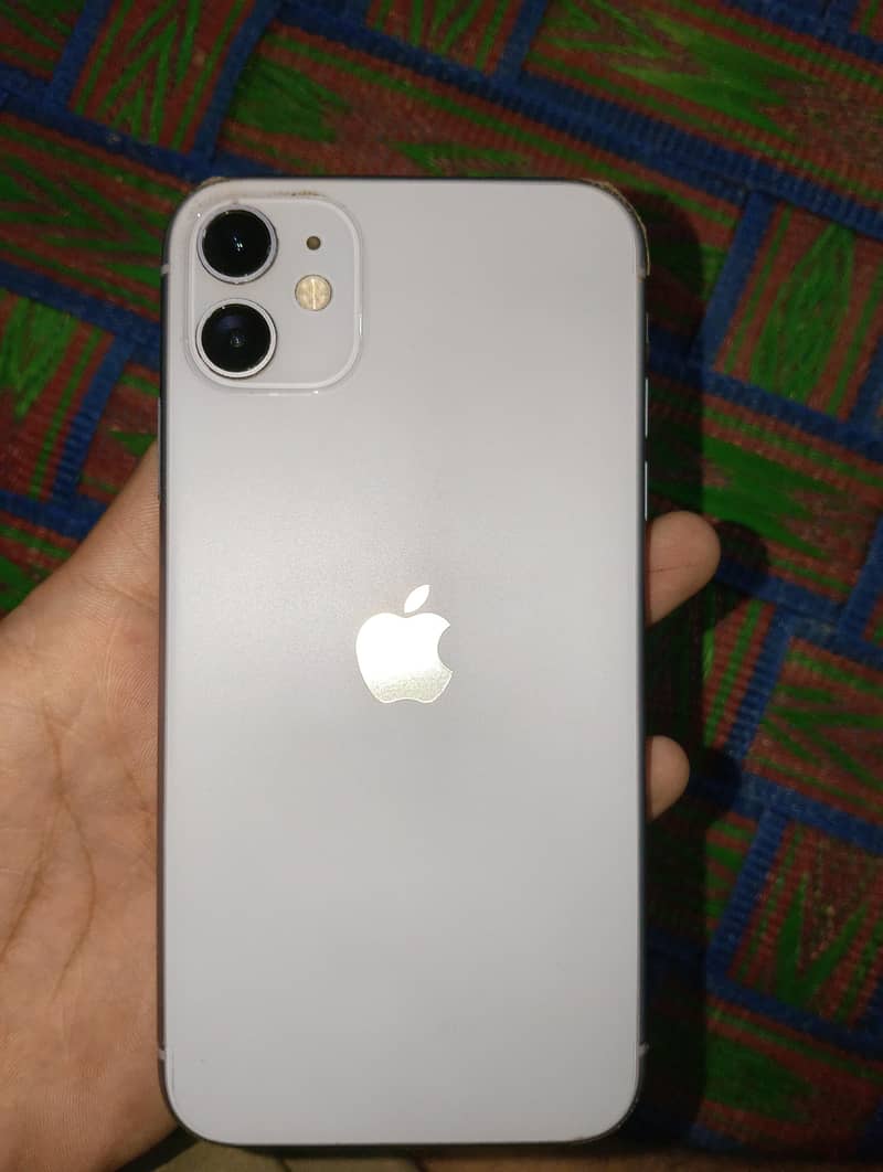 Apple iPhone 11 3