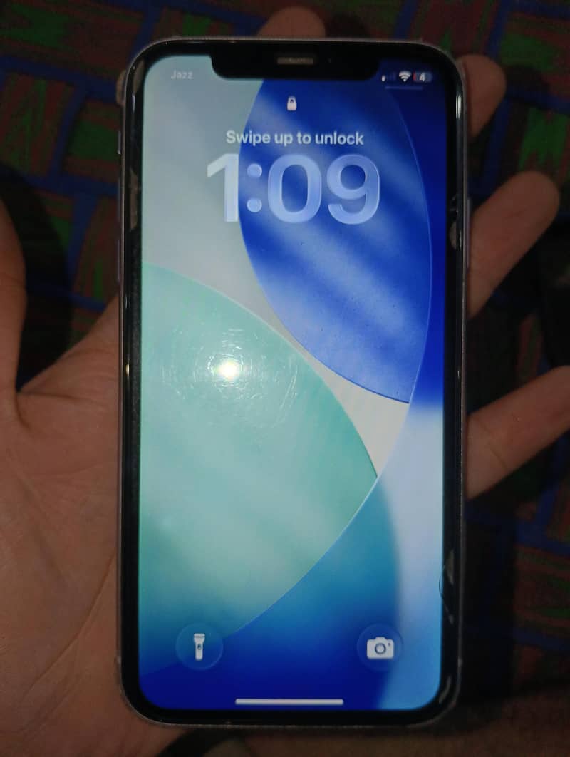 Apple iPhone 11 4
