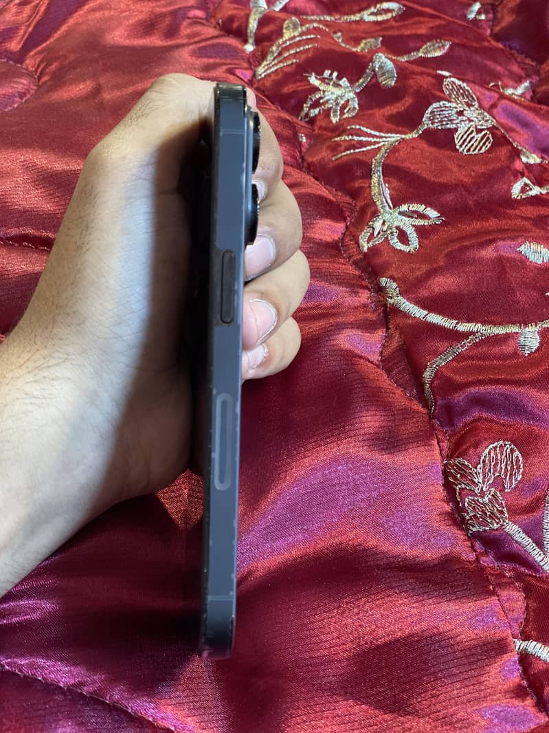 Apple iPhone 14 Pro 4