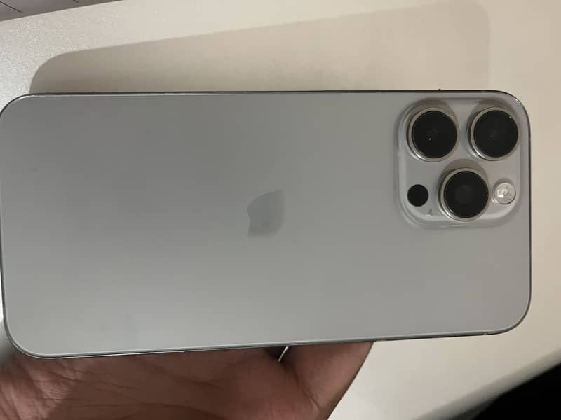 Apple iPhone 15 Pro Max 0
