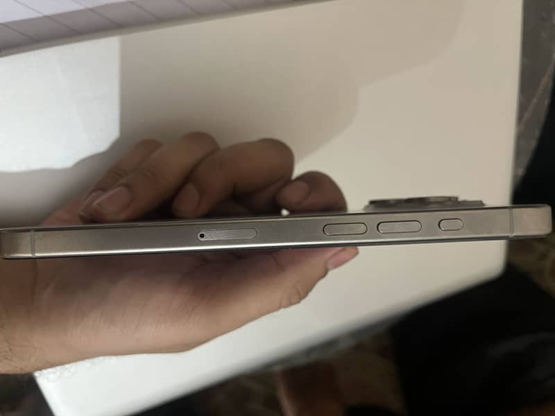 Apple iPhone 15 Pro Max 2
