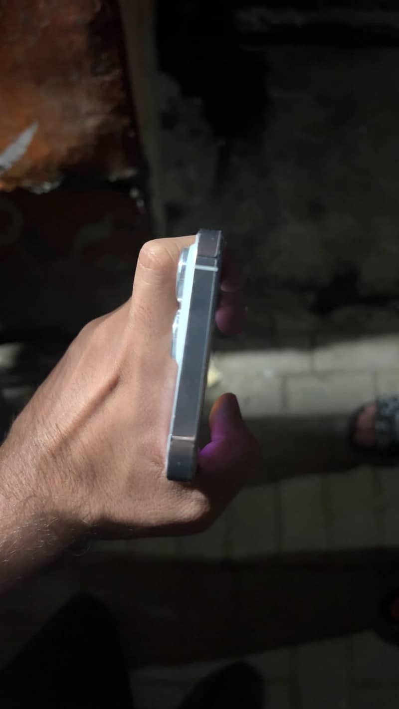 Apple iPhone 14 Pro Max 6