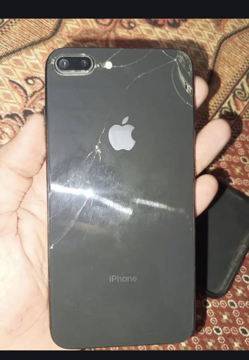 Apple iPhone 8 Plus 2