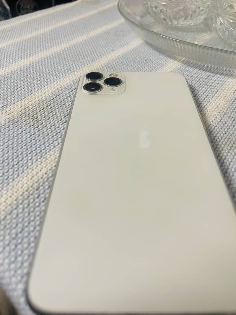 Apple iPhone 11 Pro Max 1