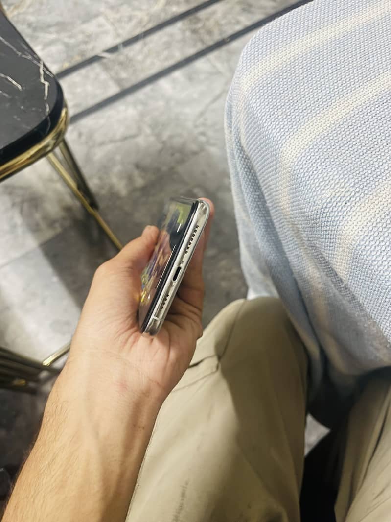 Apple iPhone 11 Pro Max 5