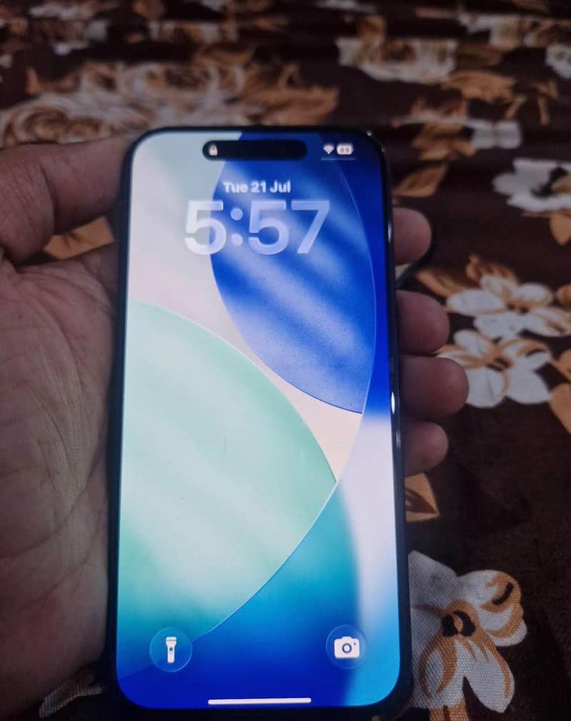 Apple iPhone 15 Pro 0