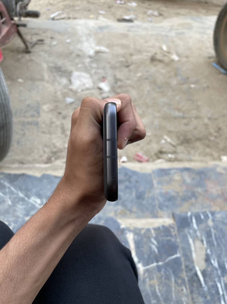 Google Pixel 8a 3