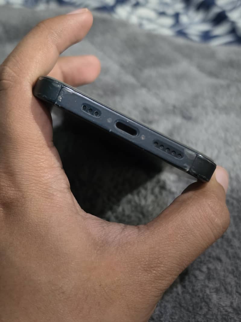 Apple iPhone 13 1