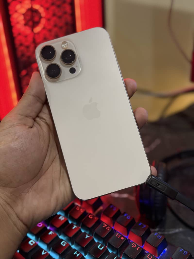 iPhone 16 pro max 0