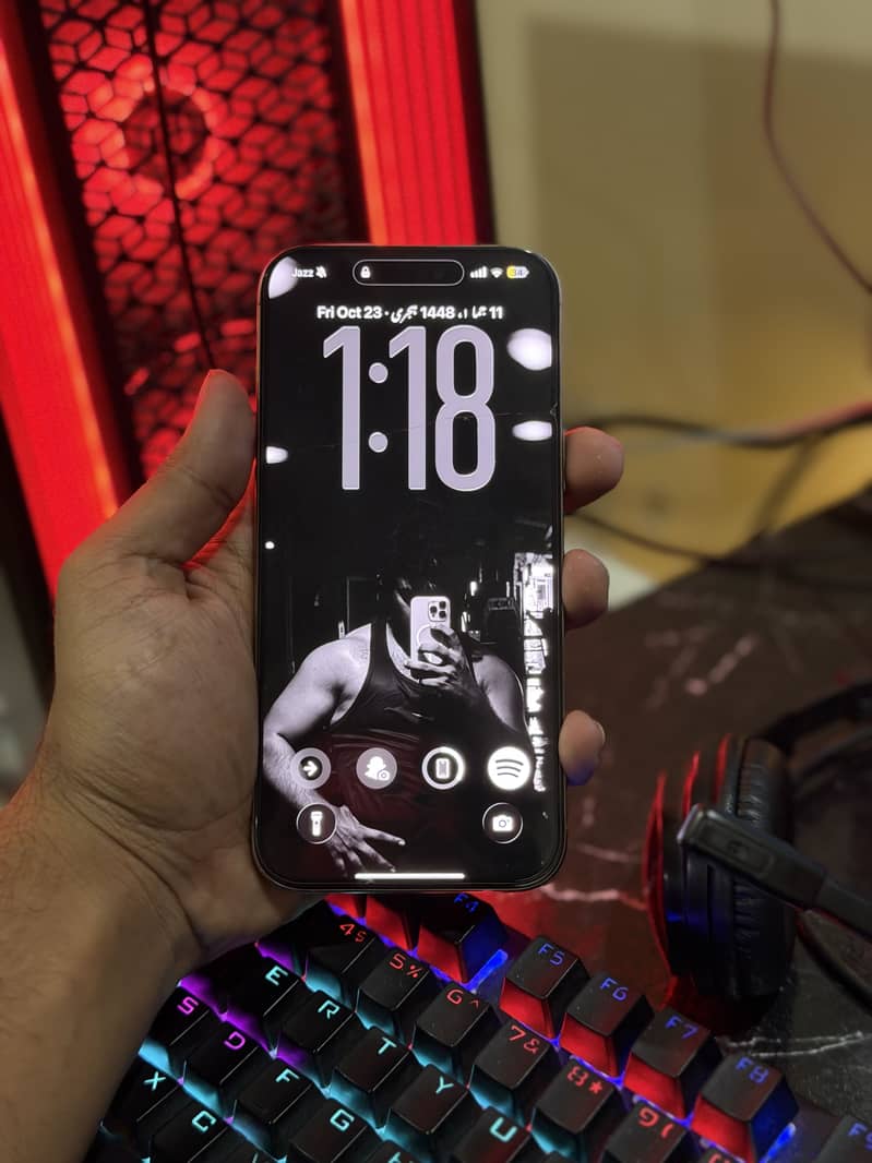 iPhone 16 pro max 5