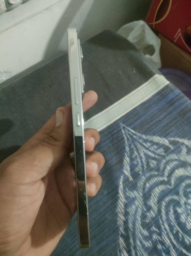 Infinix Note 40 5