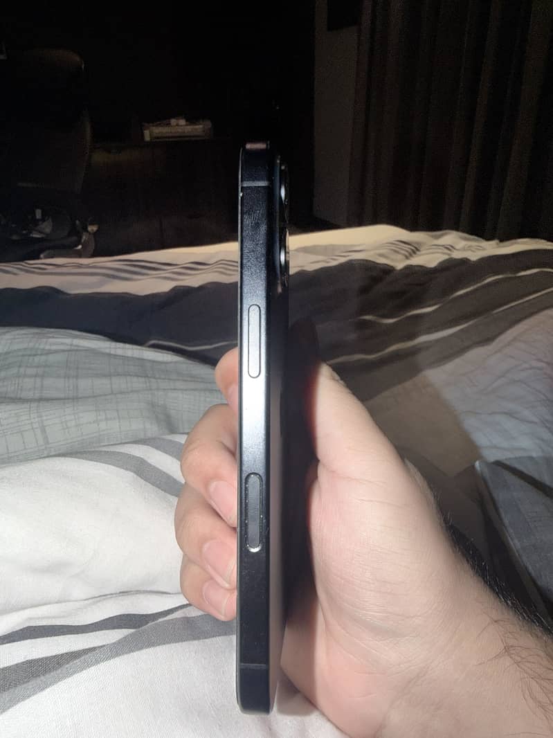 Apple iPhone 16 1