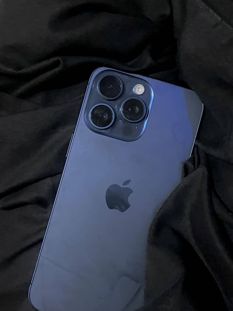 Apple iPhone 15 Pro Max 0