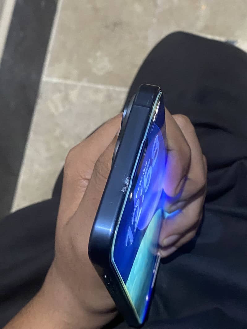 Apple iPhone 15 Pro Max 3