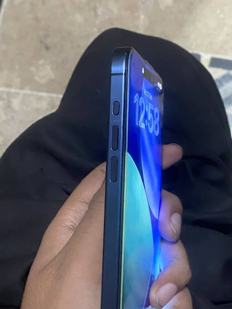 Apple iPhone 15 Pro Max 5
