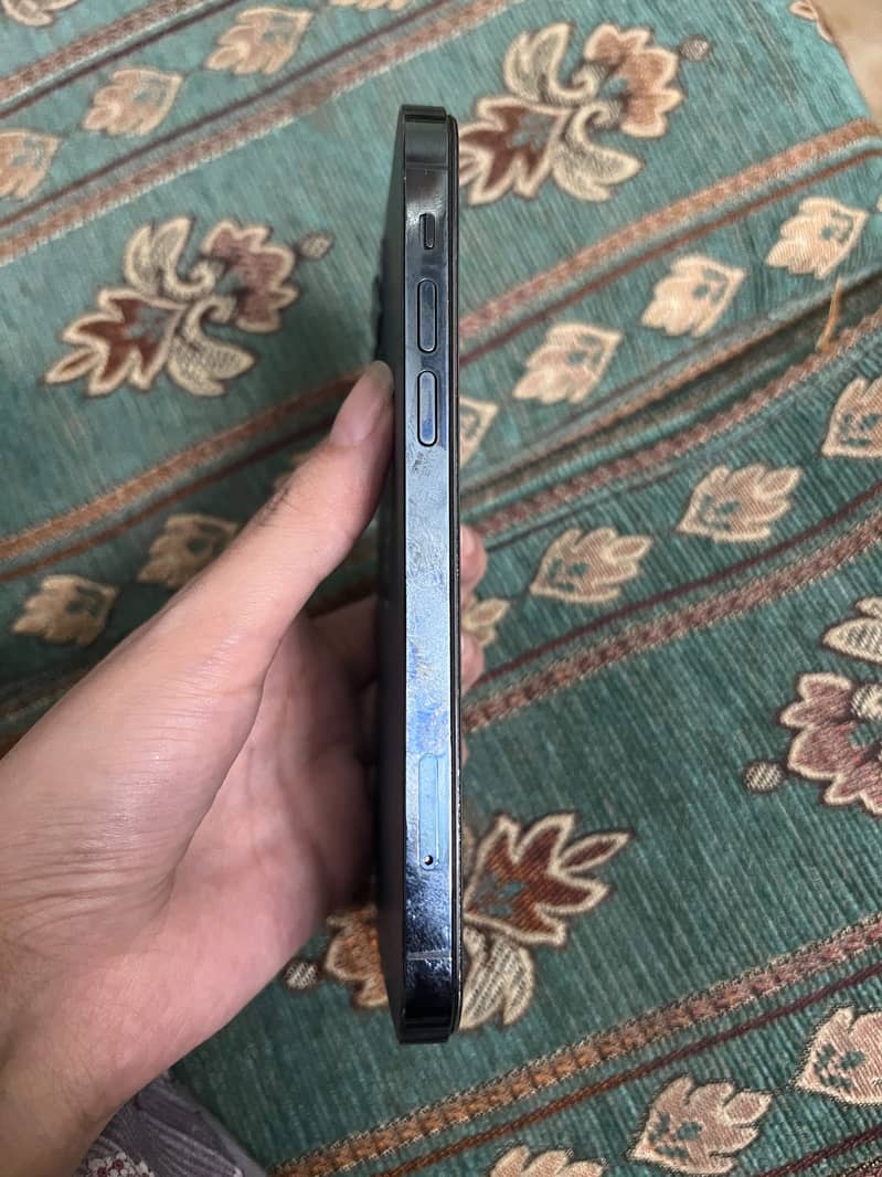 Apple iPhone 12 Pro 1
