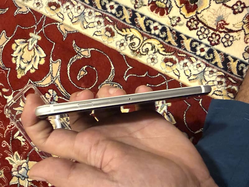 Apple iPhone SE 2nd generation 2022 1
