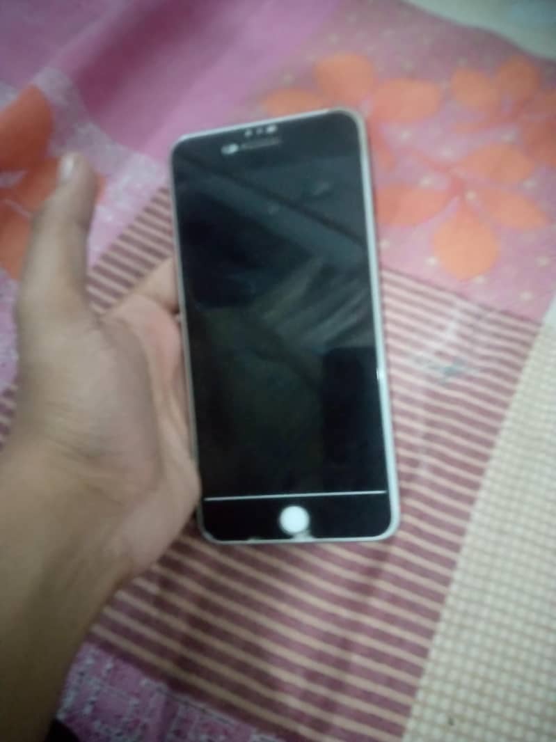 Apple iPhone 7 Plus 1