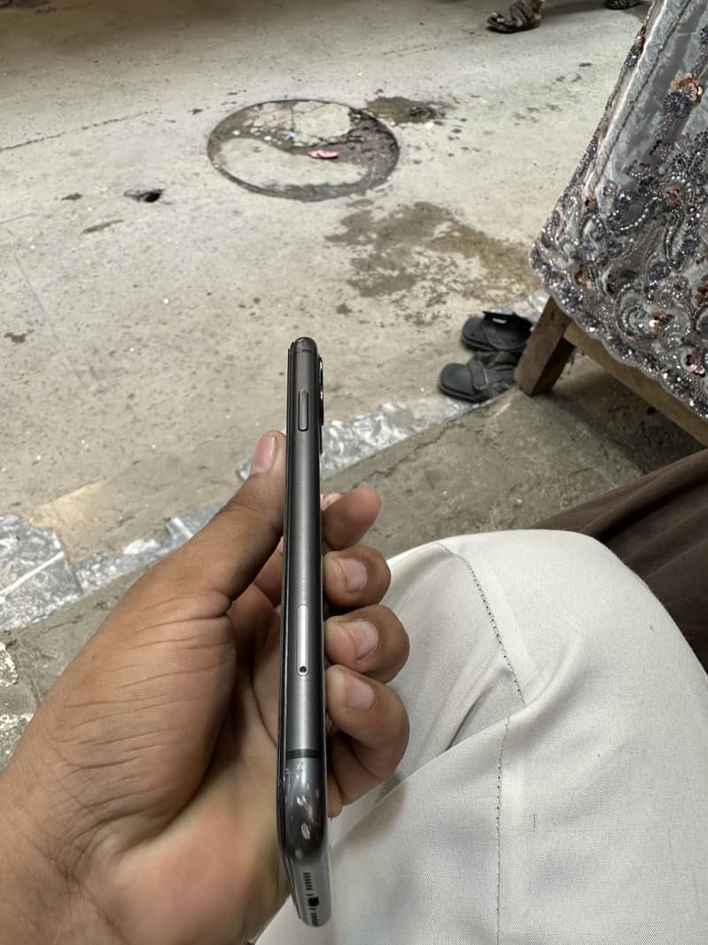 Apple iPhone 11 6