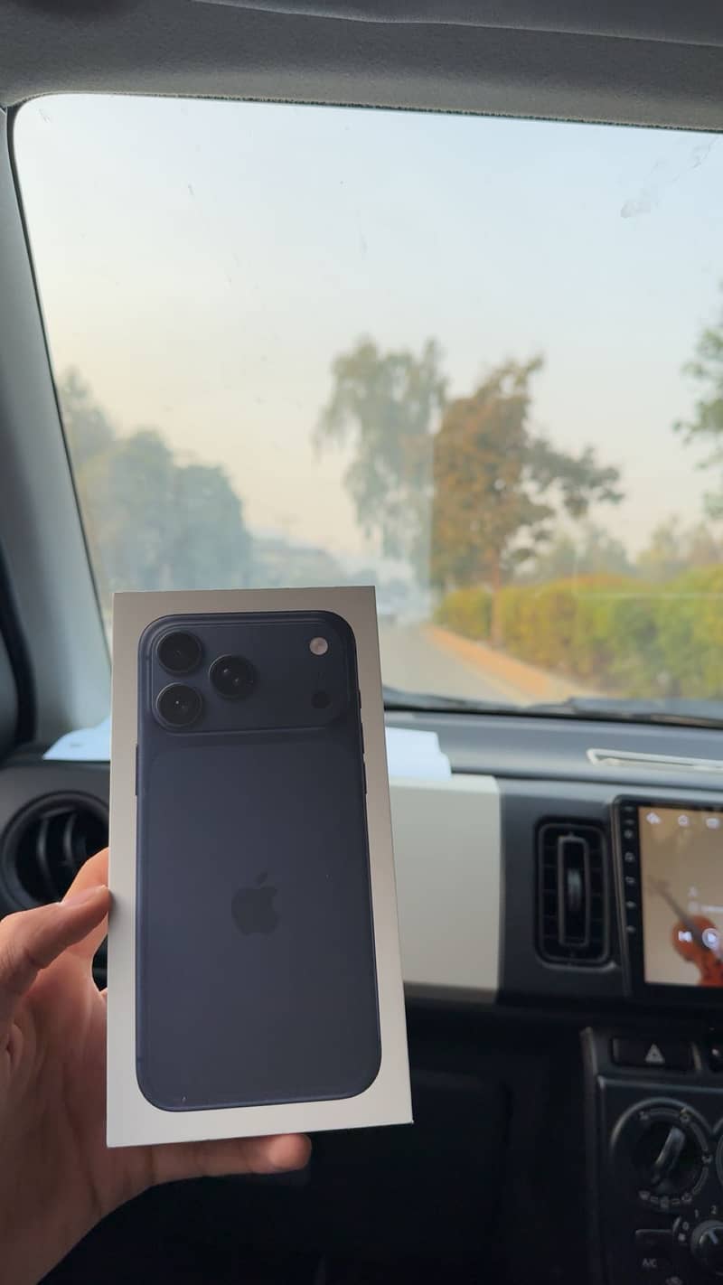 Apple iPhone 17 Pro Max 0