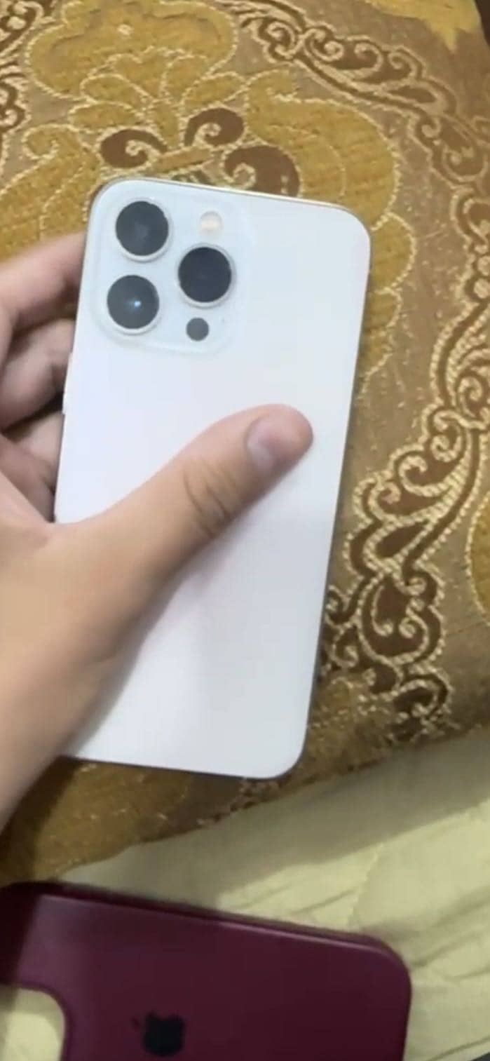 Apple iPhone 13 Pro 4