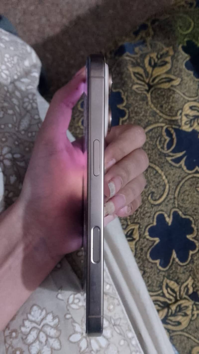 Iphone 16 pro jv 2