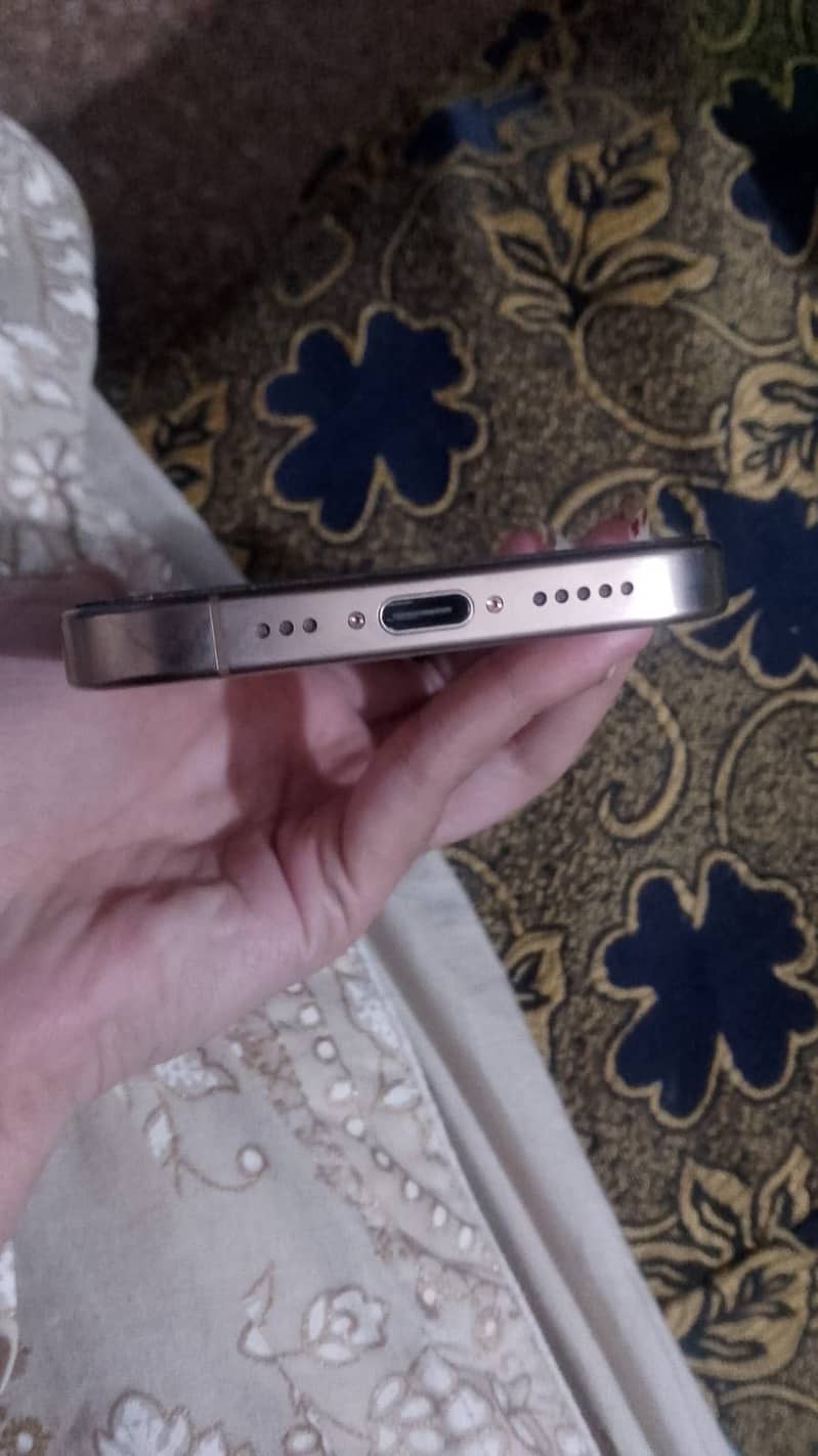 Iphone 16 pro jv 6