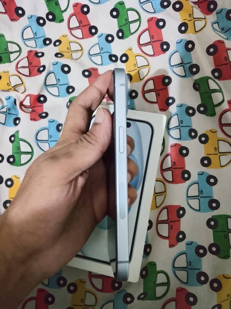 Apple iPhone 15 3