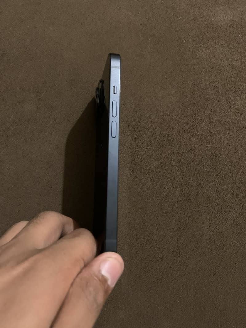 Apple iPhone 14 5