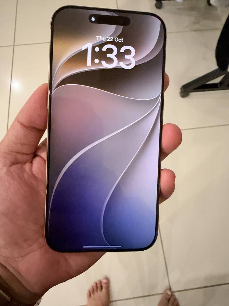 Apple iPhone 16 Pro Max 2