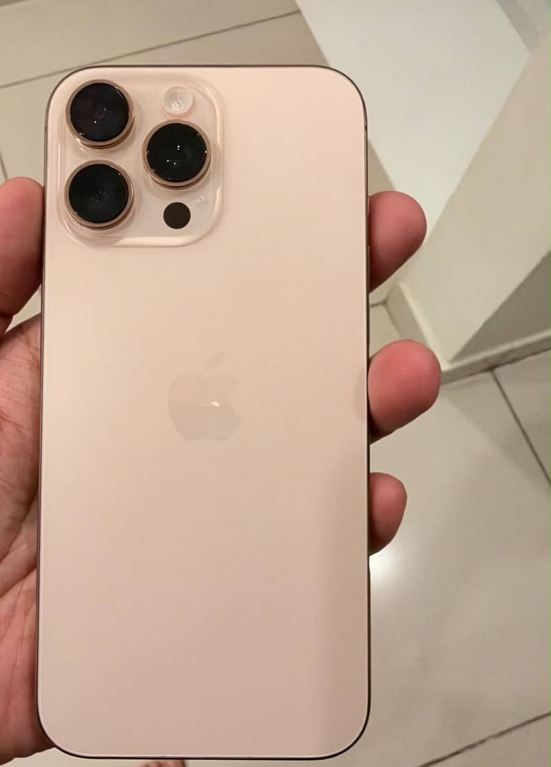 Apple iPhone 16 Pro Max 5