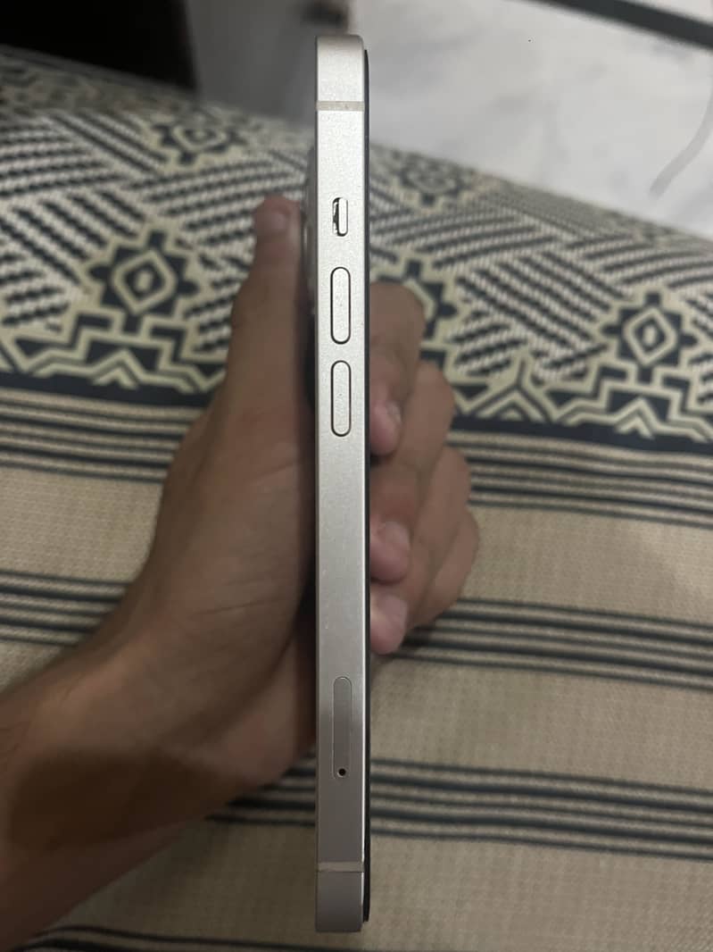 iPhone 13 2