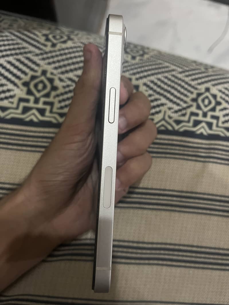 iPhone 13 3
