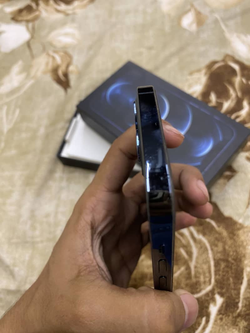 Apple iPhone 12 Pro 4