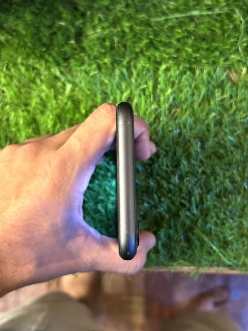 Apple iPhone 11 2
