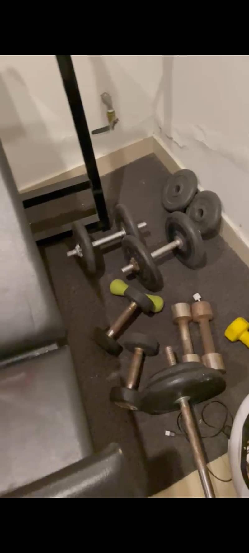 Full home gym setup(bench+plates+dumbles+machine) 13