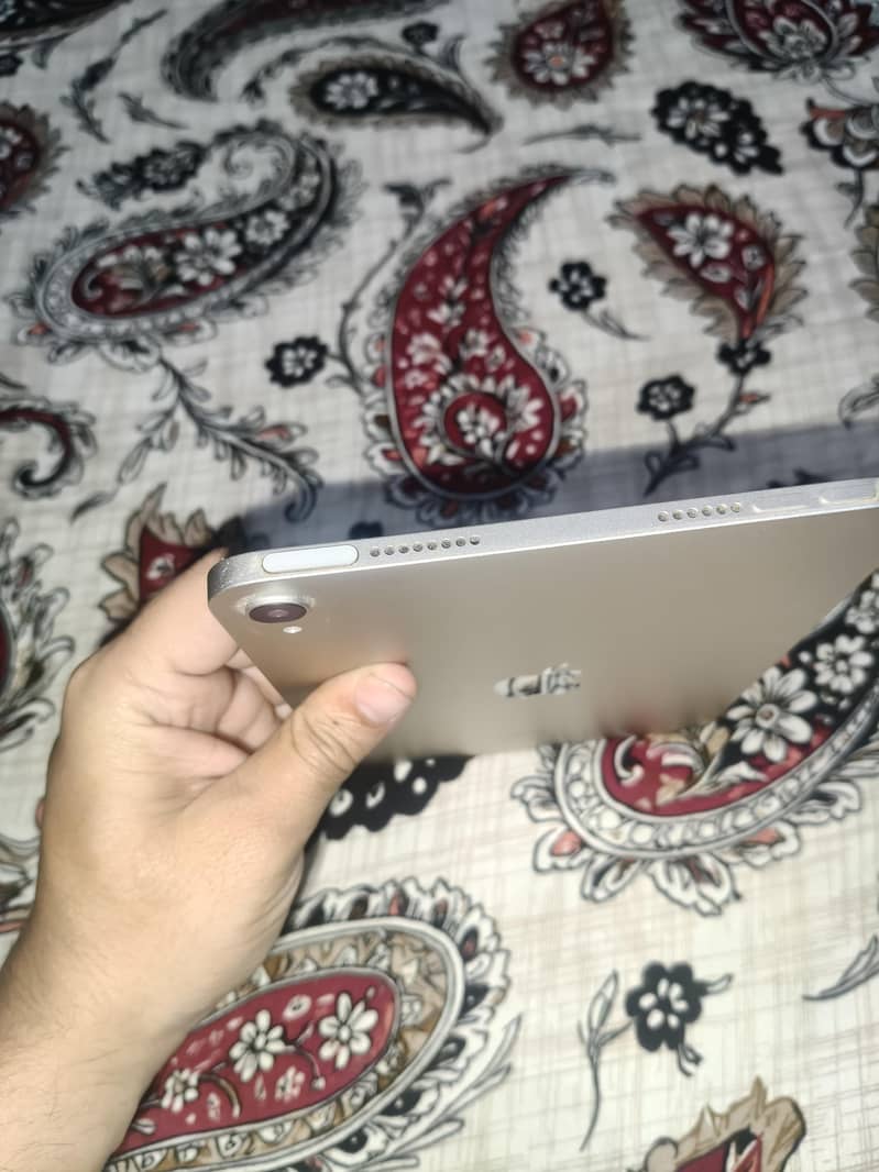 ipad mini 6 good condition not use 0