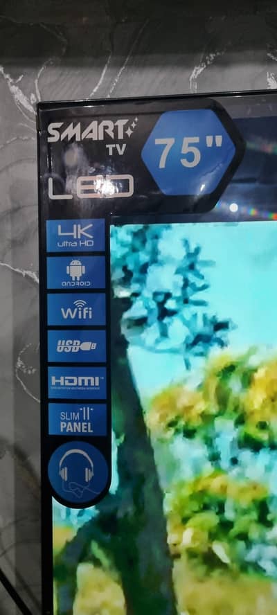 LCD 75 INCH LIKE NEW JUST 3 MONTH USED