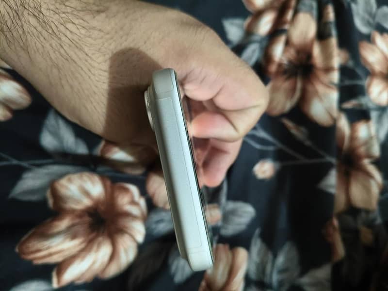 Apple iPhone 17 Pro Max 4