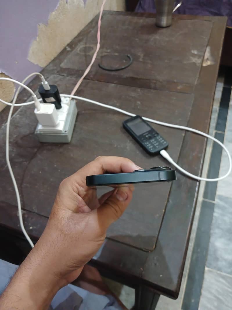 Apple iPhone 14 Jv 4