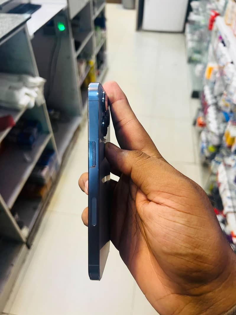 Apple iPhone 13 Pro 1