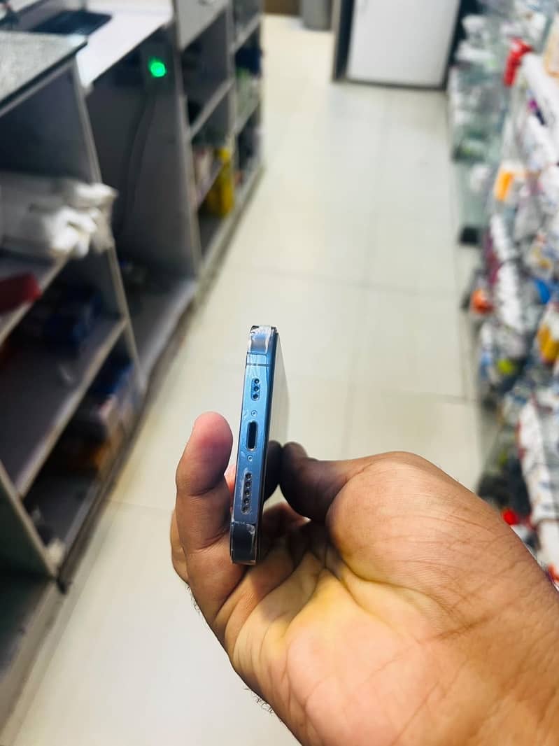 Apple iPhone 13 Pro 2