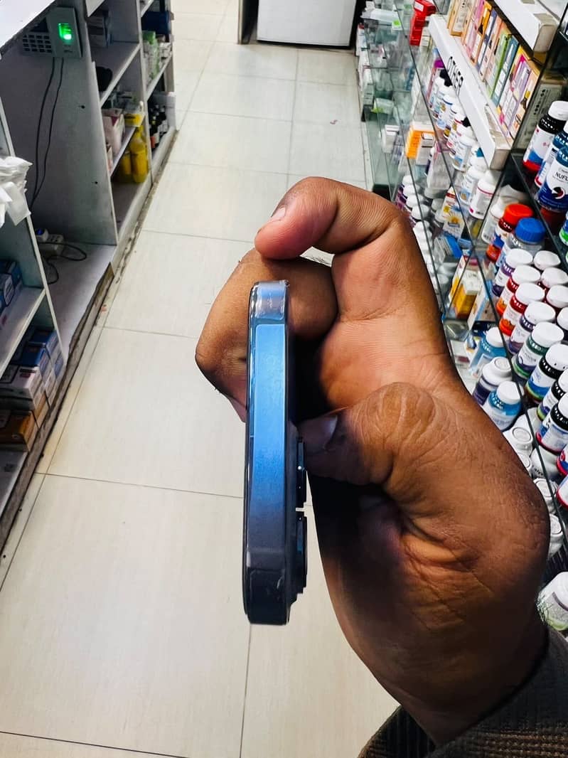 Apple iPhone 13 Pro 3