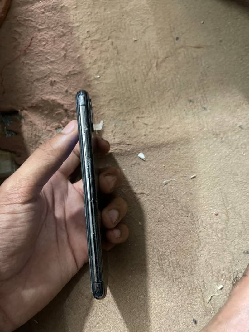 Apple iPhone X 5