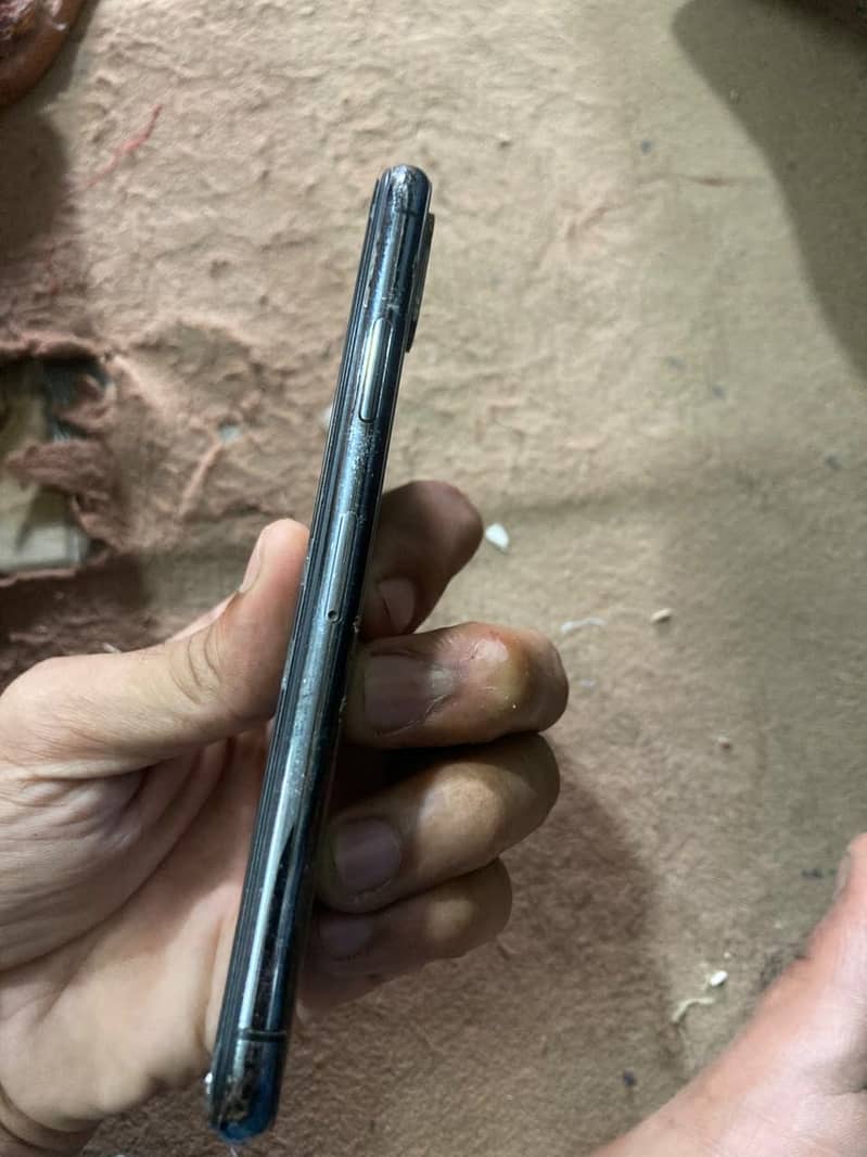 Apple iPhone X 6