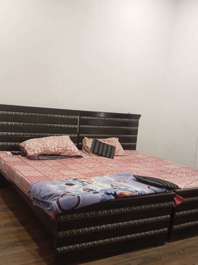 2 single beds