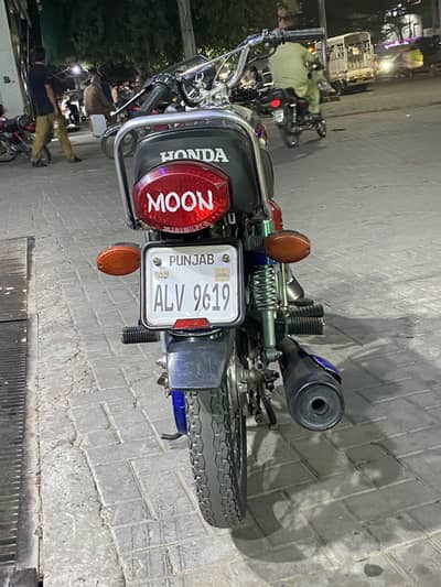 Ladies Hand Used Bike Honda CG 125 2022 model