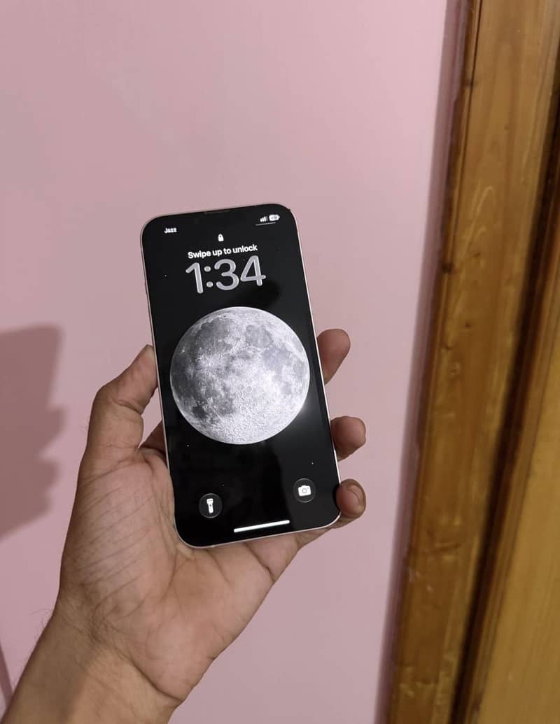 Apple iPhone 13 3