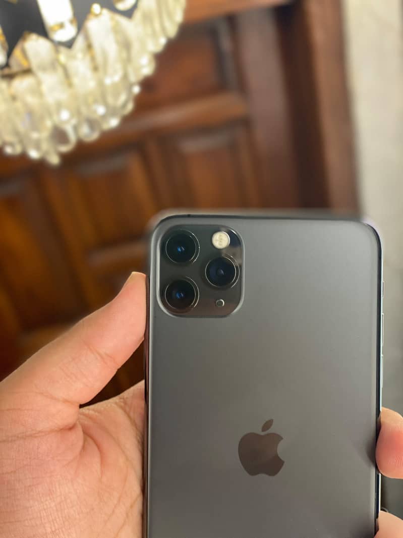 Apple iPhone 11 Pro Max 0